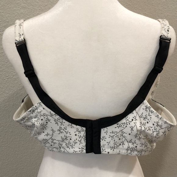 CACIQUE Plunge underwire molded cup bra. Size 44DD - Picture 4 of 10